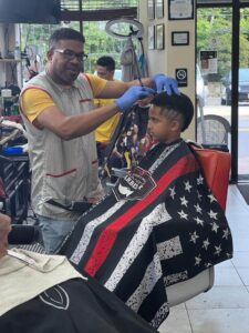 Los Magicos Barbershop and Beauty Supply_020